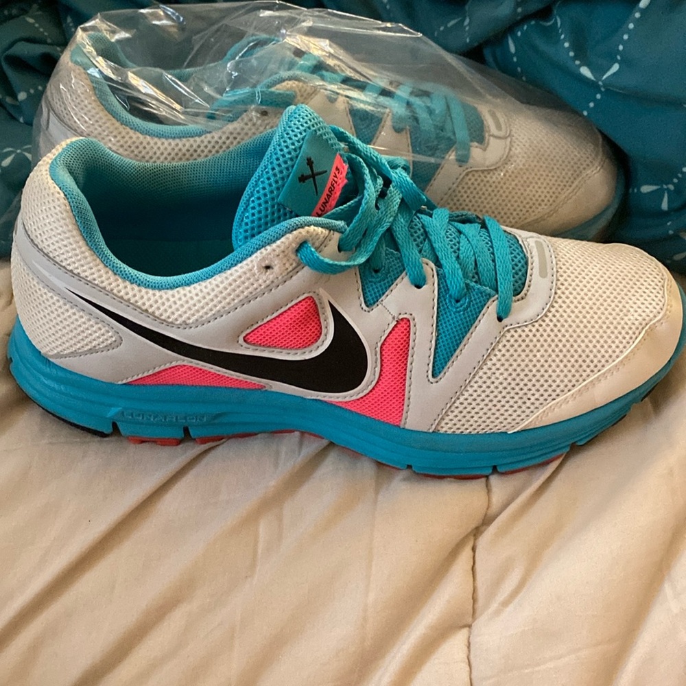 Nike’s EUC Sneakers